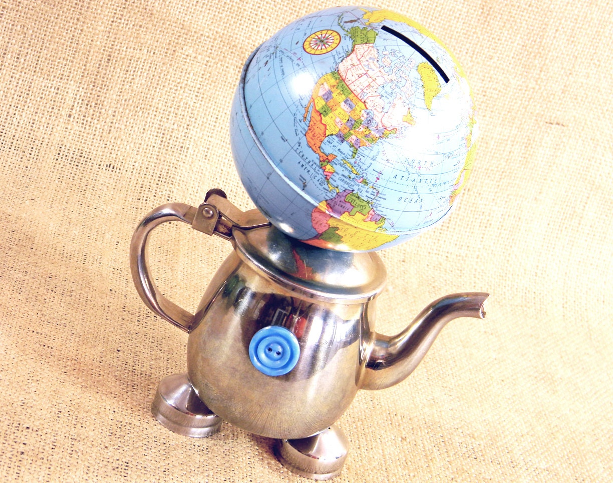 WORLDLY - a well traveled robot sculpture - Reclaim2Fame