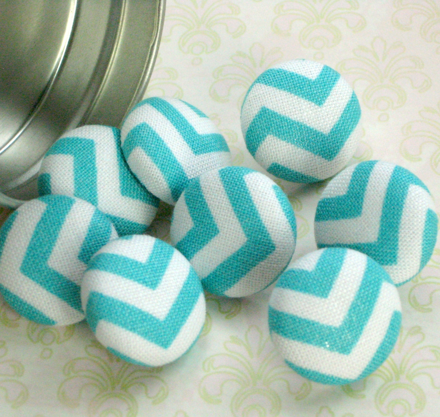 Chevron in Turquoise . . .Tack Pack of 8. Fabric Push Pins. Gift Tin