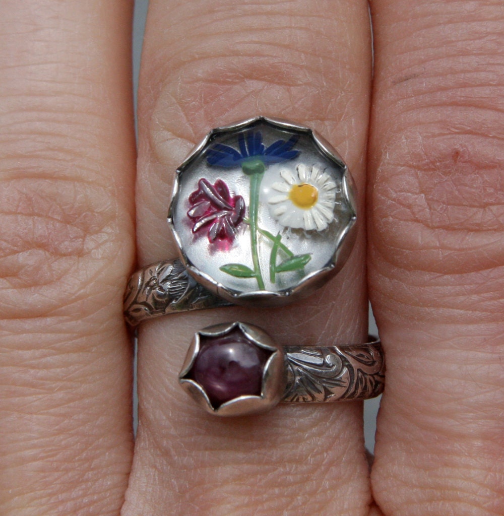 Rare Star Ruby Vintage Glass and Sterling Silver Adjustable Ring
