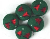 Set of 5 - Lovely Green Red Xmas Buttons Tree Tiny Star Fabric Covered w Shanks