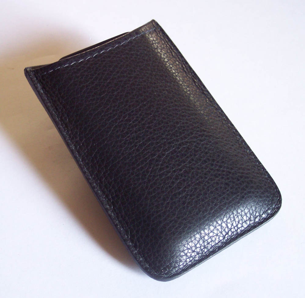BlackBerry Z10 Leather Case - Pebble-Grain Black Leather Phone Sleeve