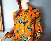 Sweet Orange Polyester Blouse with Vera-like Flowers 1970s Vintage MED