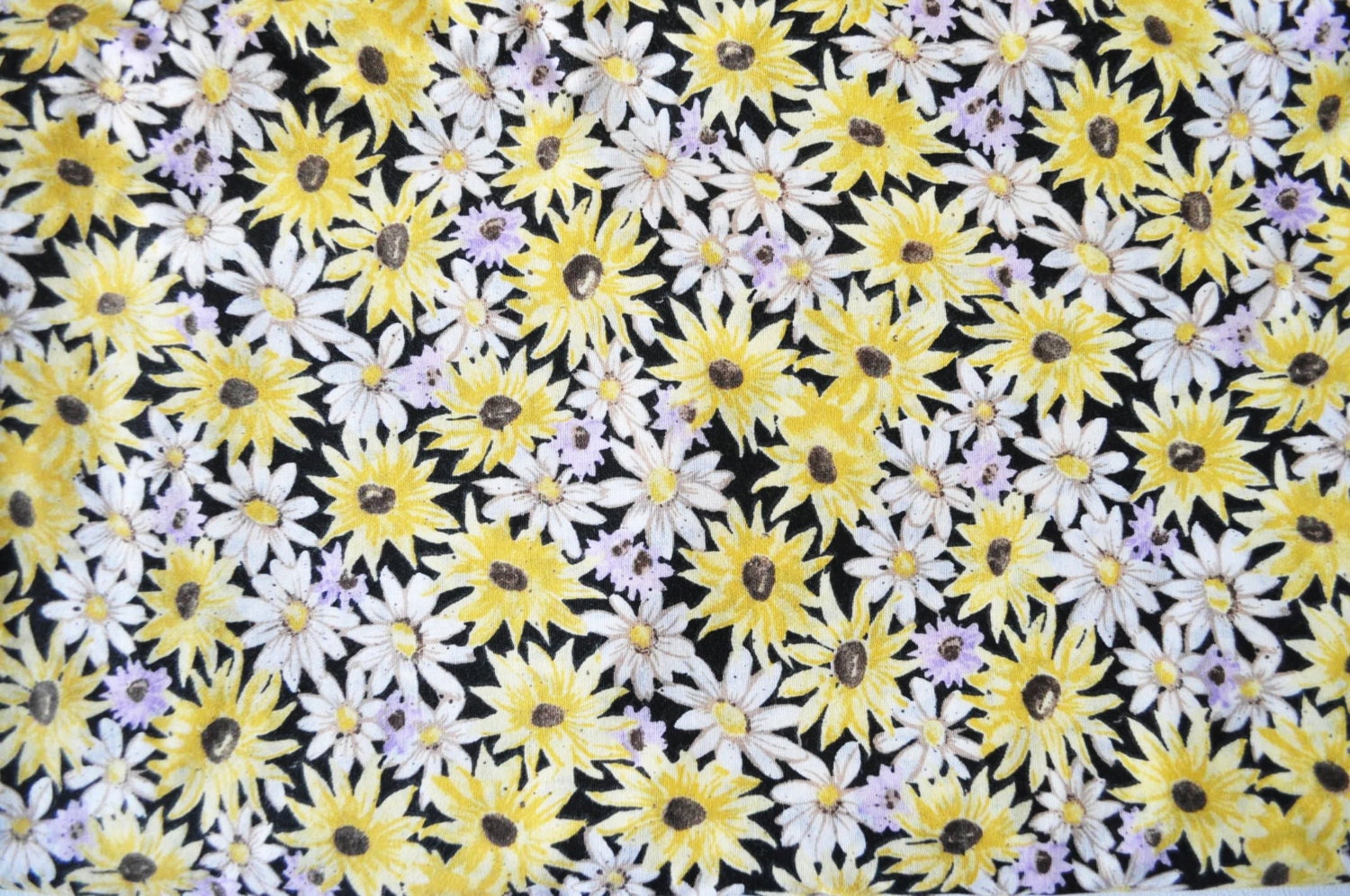 vintage daisy cotton fabric---yardage