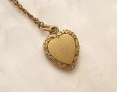 Vintage Petite Locket 1930's N5112