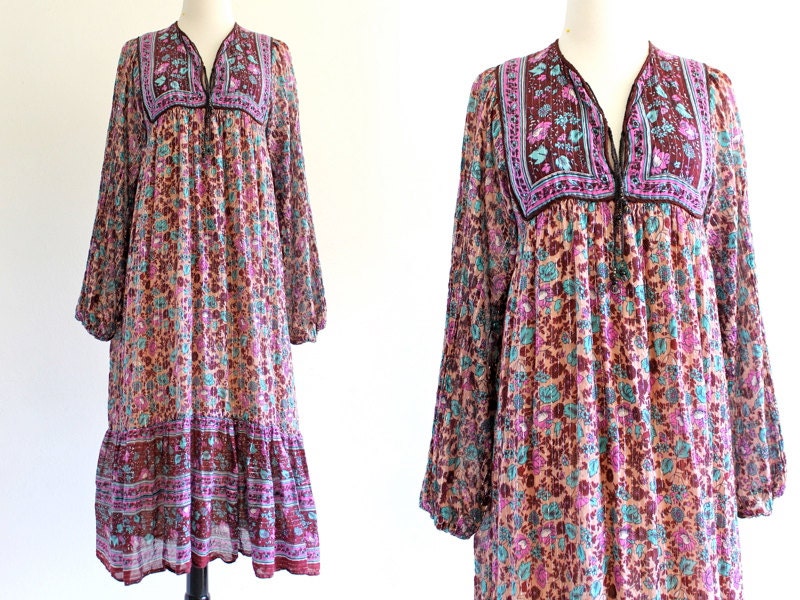 70s Vintage India Ethnic Boho Hippie Cotton Indian Lurex Metallic Gauze Gypsy Festival Maxi Dress . XS . S . No.311.5.23.13