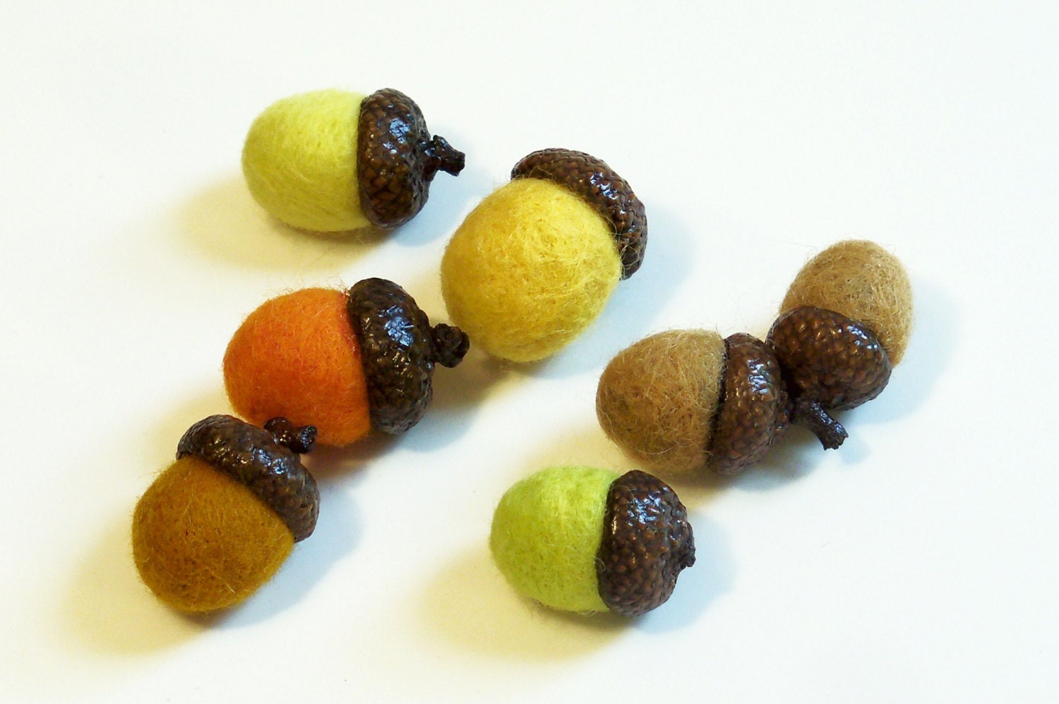 Needle Felted Acorns - Seven in Assorted Fall Colors - syodercrafts