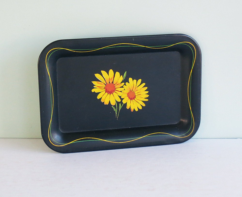 Black Vintage Tip Tray with Yellow Daisies