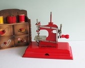 1940s KAY-an-EE Sew Master Toy Sewing Machine in Red