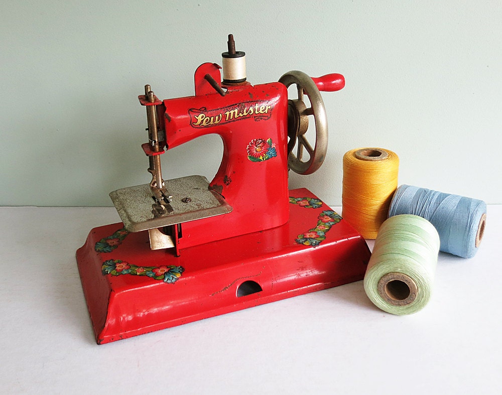 1940s KAY-an-EE Sew Master Toy Sewing Machine in Red with Flower Decals