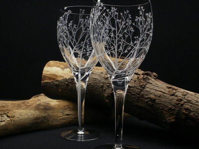 2 Wine Glasses . 'Tree Of Love' . Hand Engraved . Wedding Party Gift . Red or White Wine