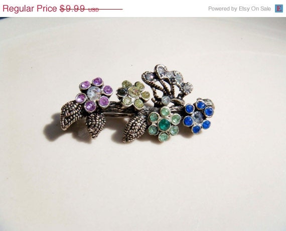 Summer Sale Vintage SNK Flower Pin Brooch