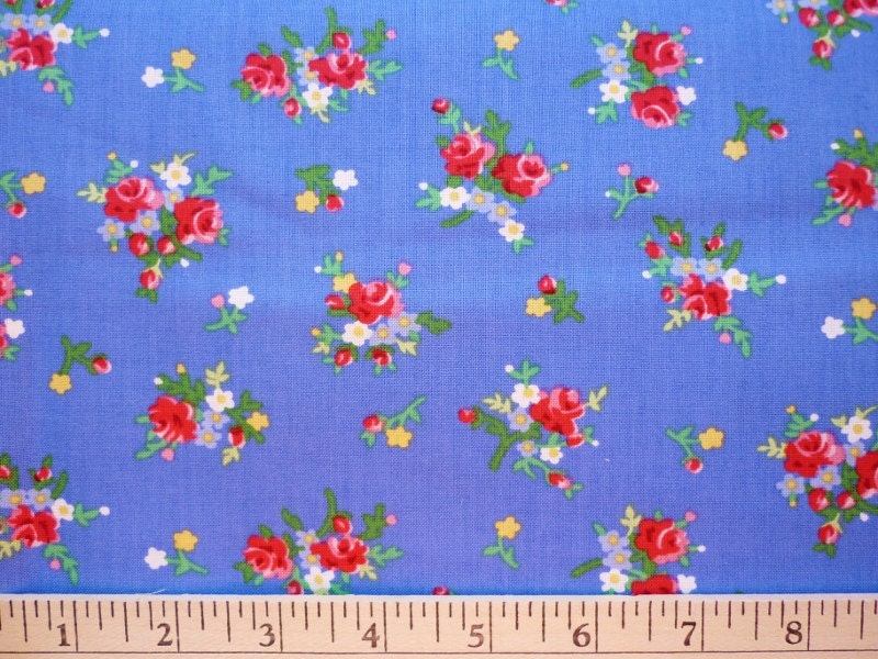 Pam Kitty Love, Lakehouse Dry Goods, Floral Bouquet in Periwinkle LH12061PERI - 1/2 Yard