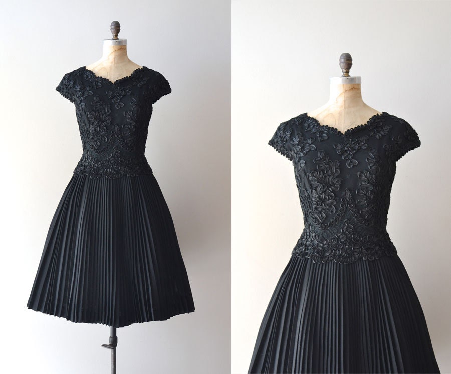 1950s dress / black lace 50s dress / Magic Moment dress