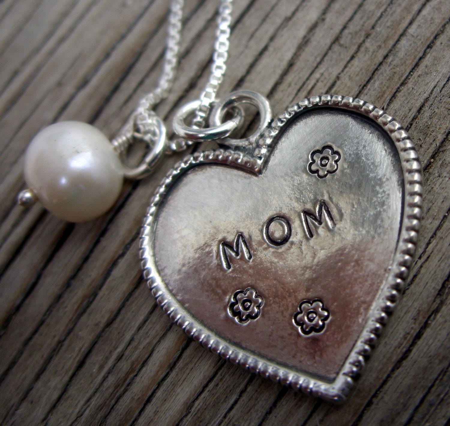 Mothers day gift sterling silver heart charm pendant necklace hand stamped with Mom with freshwater pearl dangle