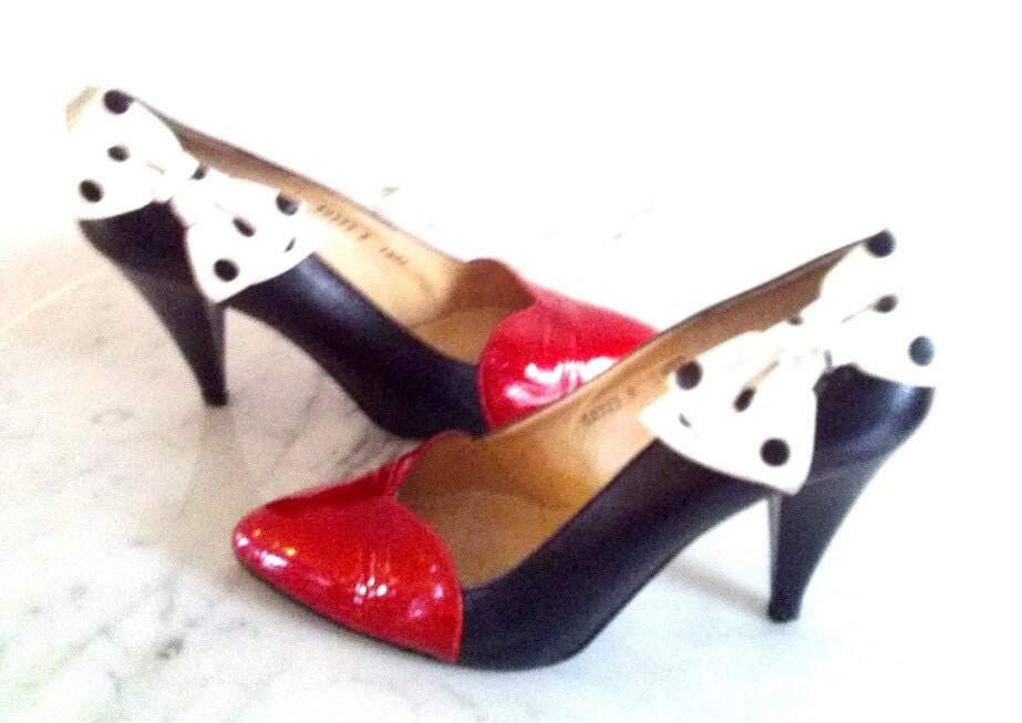 Artsy, Polkadots, Bows, Red Patent Leather, 80s Cyndi 4 inch Pumps, Eclectic shoes by Mario VALENTINO Italian designer Sexy High Heels