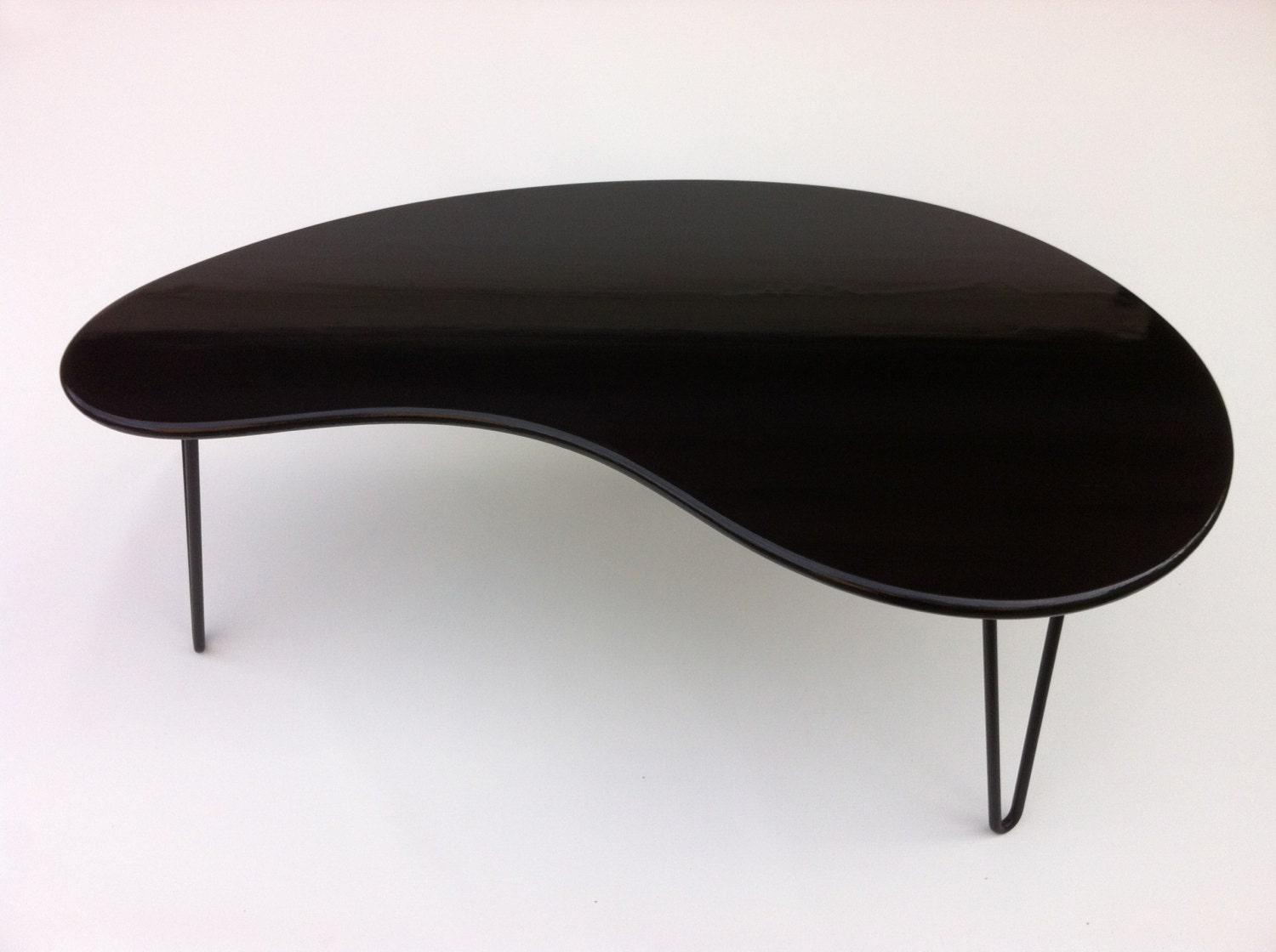 Black Mid Century Modern Coffee Table - Kidney Bean Shaped - Atomic Era Biomorphic Boomerang Design In Dyed Bamboo