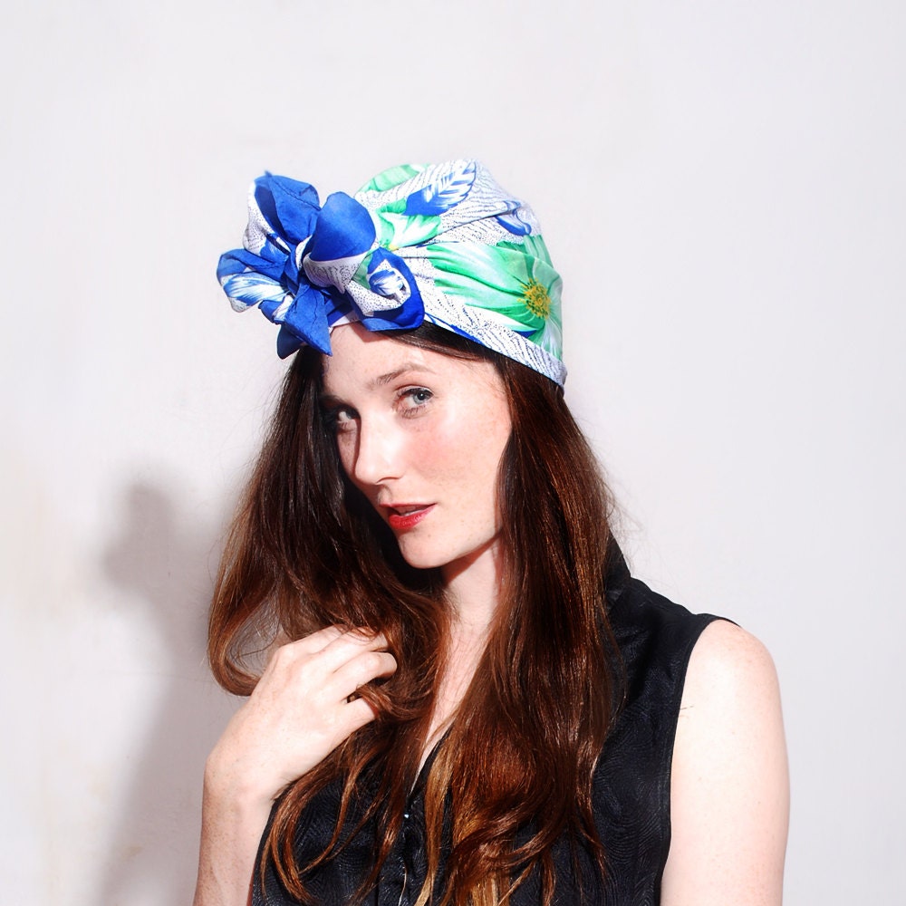 HAWAIIAN TURBAN SCARF // amazing head scarf, turban, headwrap, head wrap, hair accessories, floral print, flower print, summer fashion