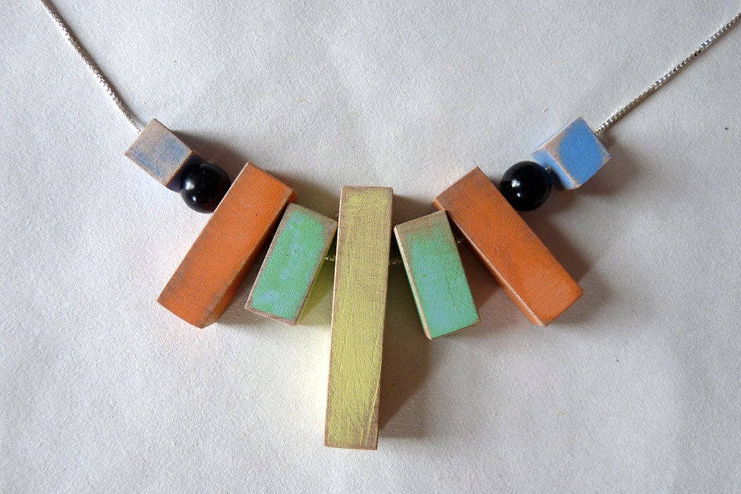 Wooden bead drop necklace