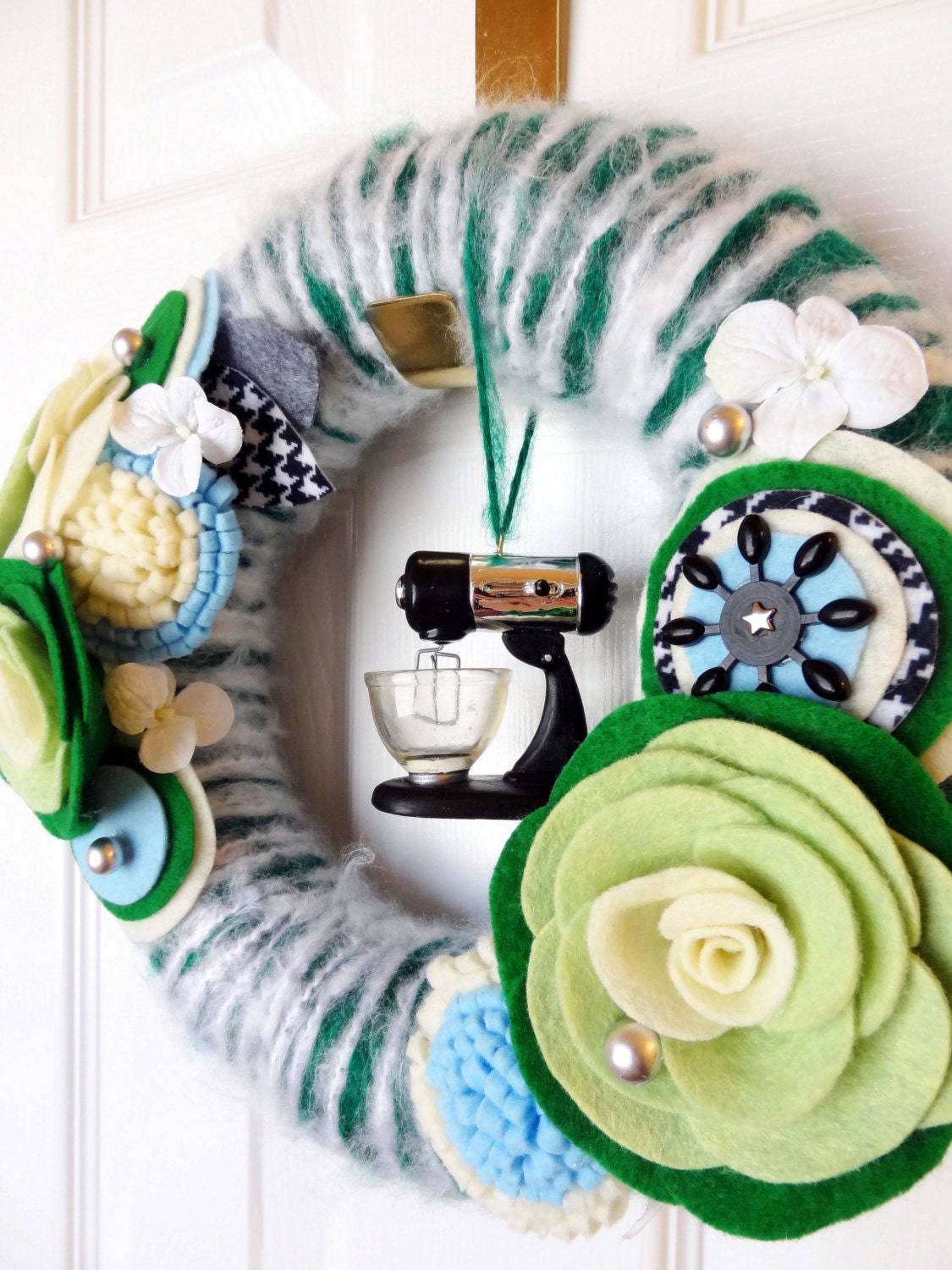 Retro Mixer-  The Original Felt Yarn Wreath -  Retro Door Decoration in Green, Cream and Black- Home Decor Art Textile