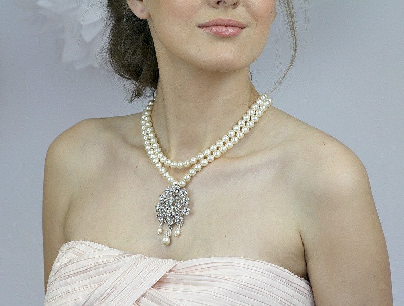 Pearl and Crystal Bridal Necklace, Vintage Wedding Necklace, Bridal Jewelry , Centered Pedant Necklace- Style 700