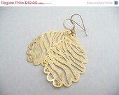 ON SALE The Mia Gold earrings