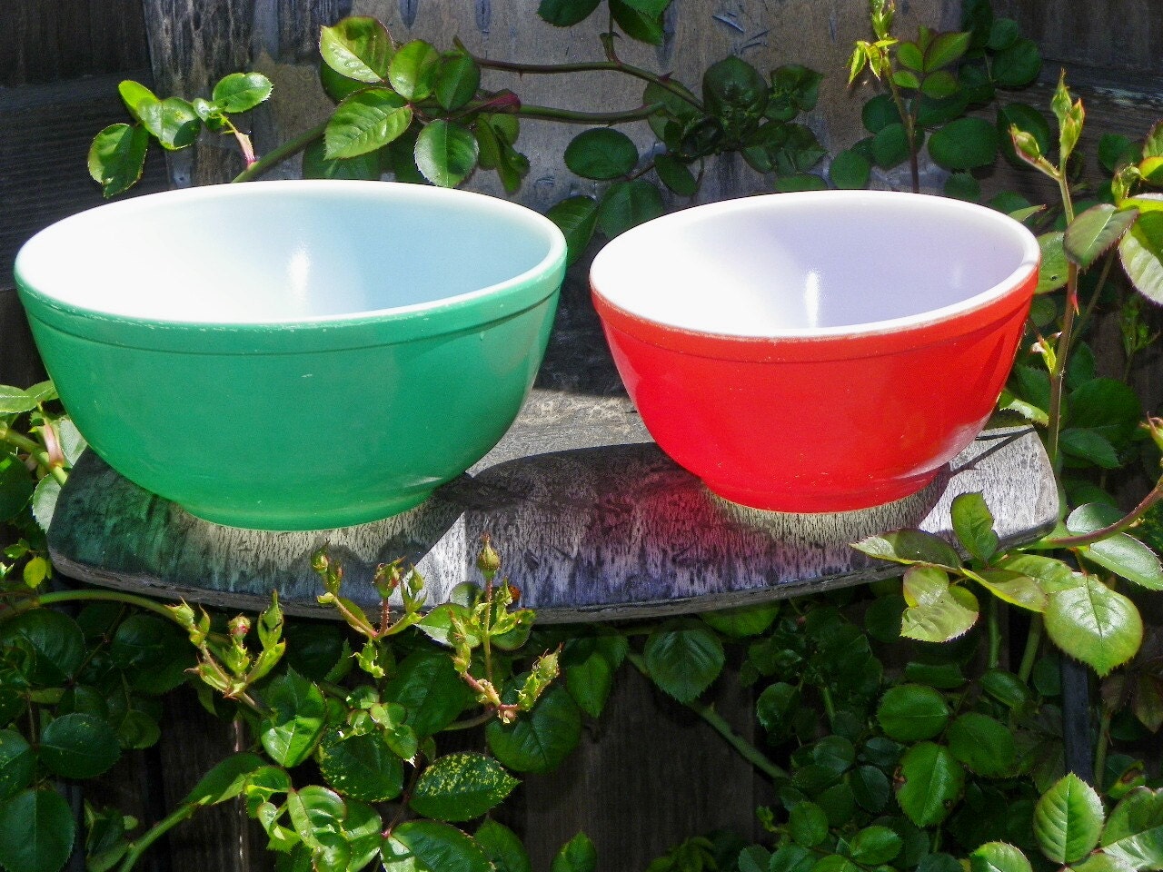 Pyrex 1940s Red and Green Nesting Mixing Bowls 70 Years Old U.S.A. Made Milk Glass Excellent Condition on Etsy