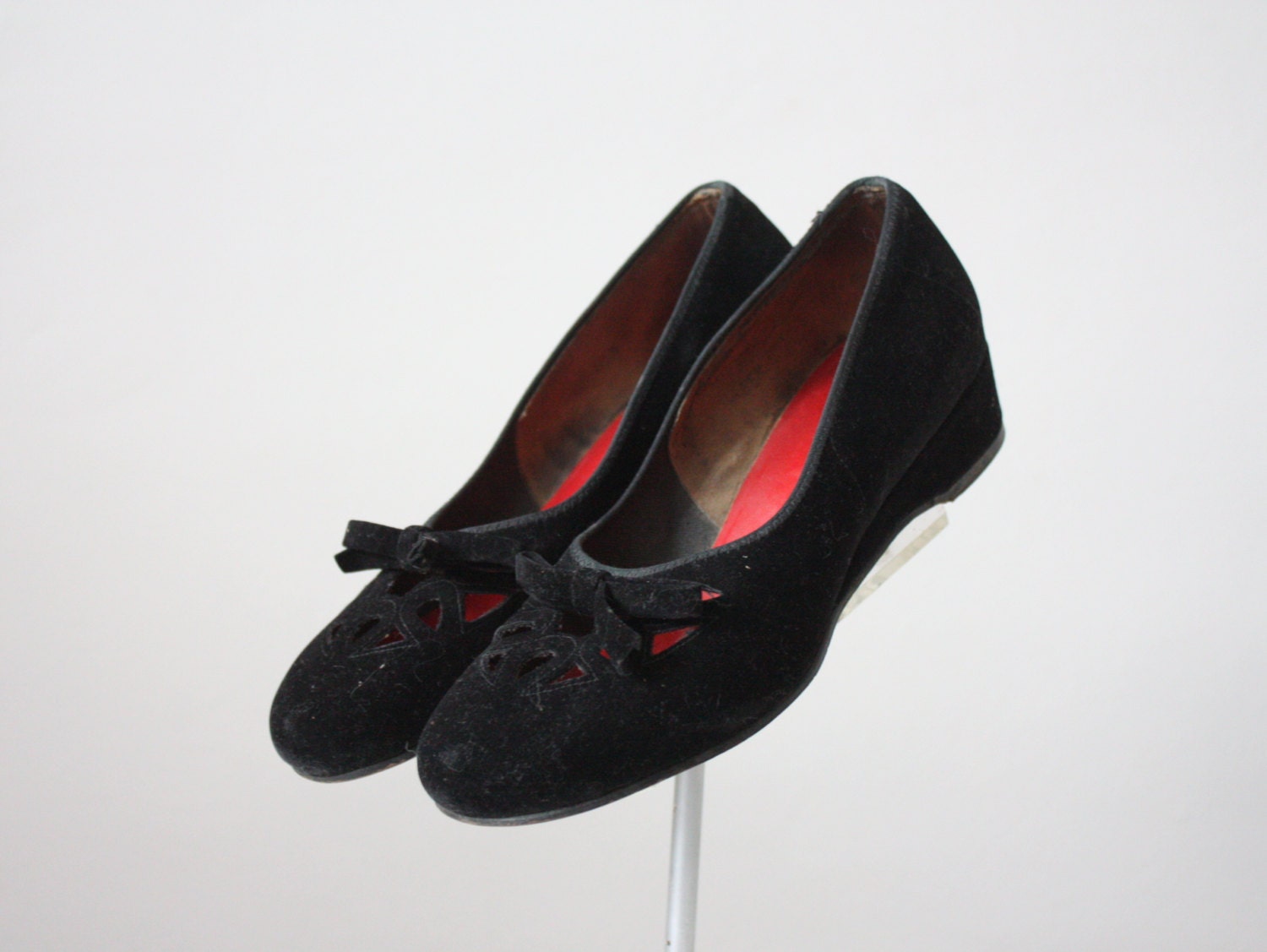 1940's black velvet wedges