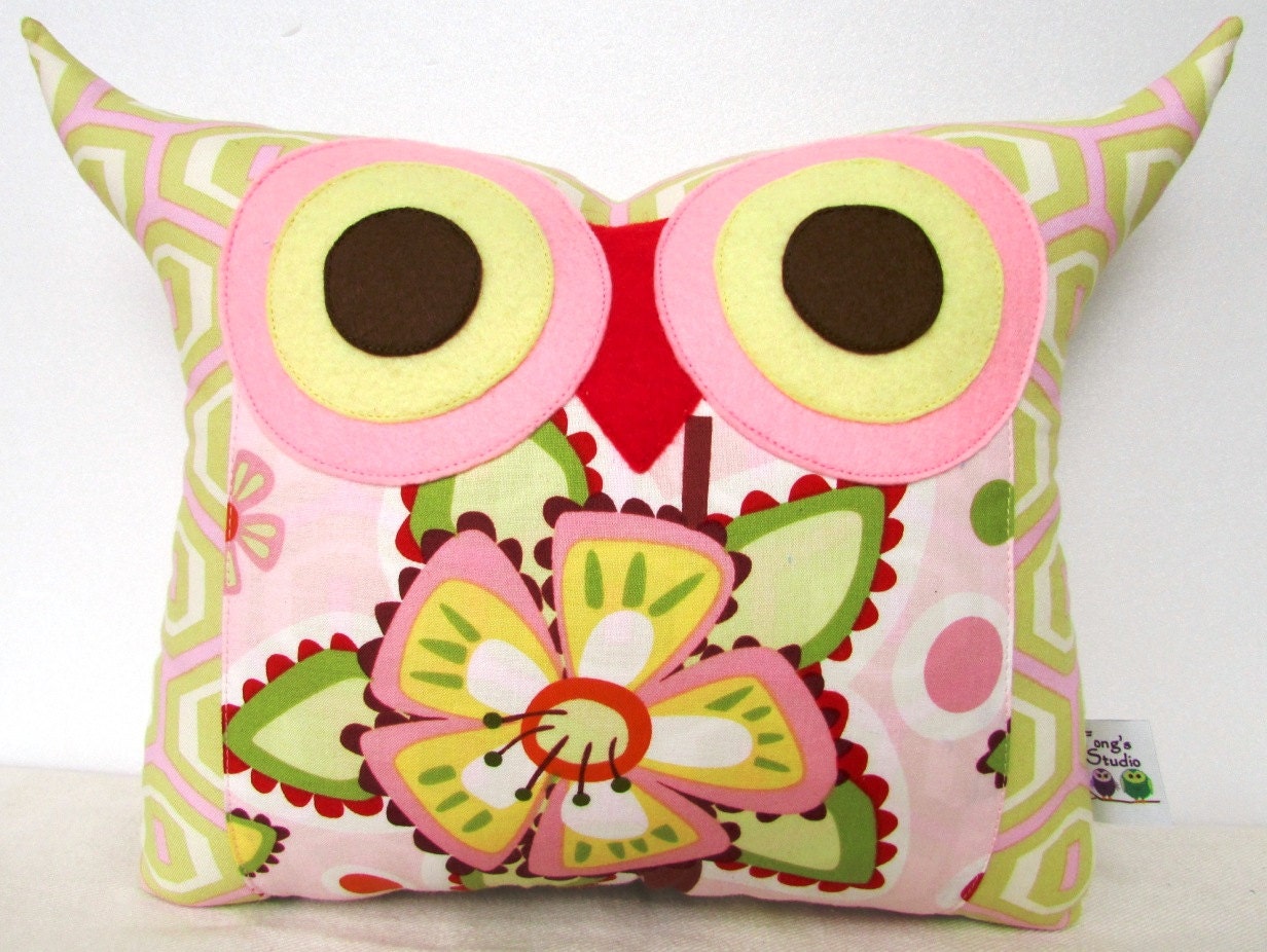 Green/pink/flower bed little hoot/Ready to ship