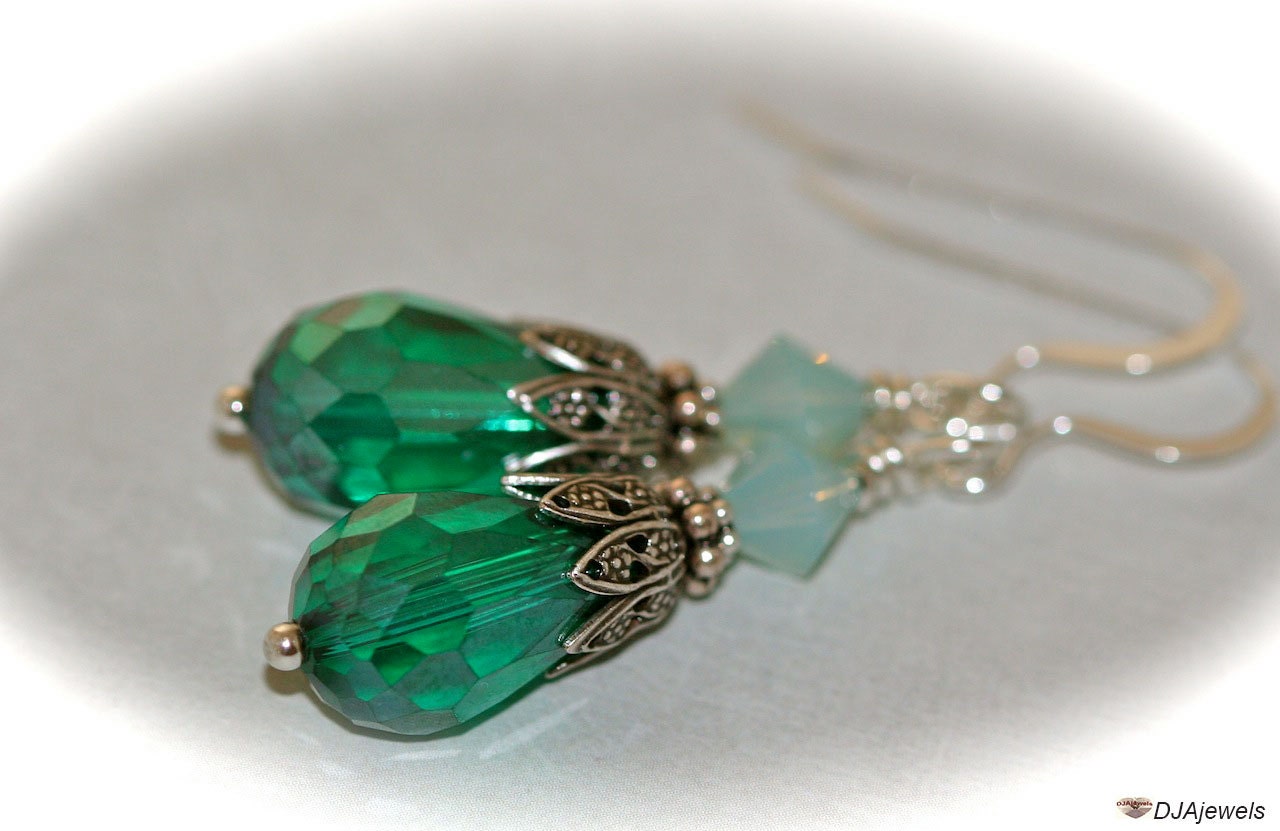 Emerald Green Glass Teardrop Earrings. Nouveau Jewelry.