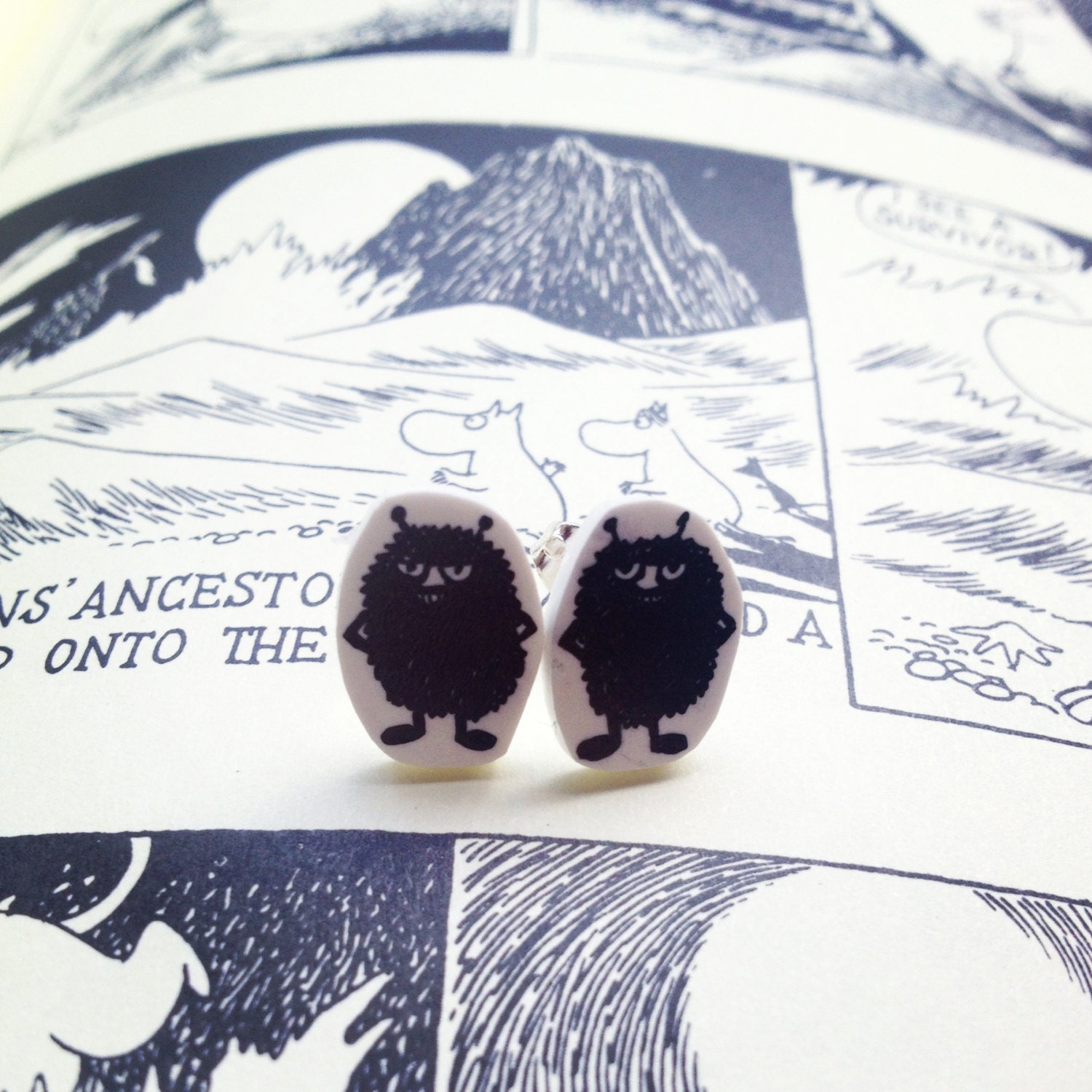 Moomin 'Stinky' earrings