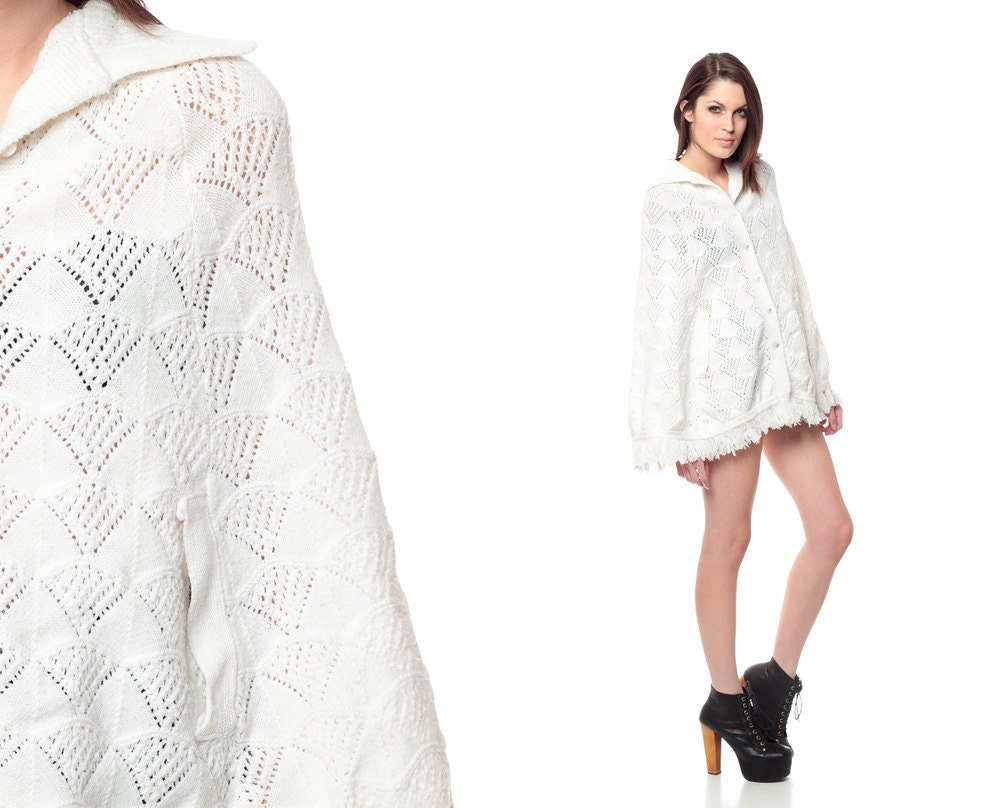 70s Fringe Poncho White OPEN WEAVE Knit Cape Hippie Boho Shawl 1970s Scalloped Bohemian Vintage Button Up Sweater Extra Small Medium Large