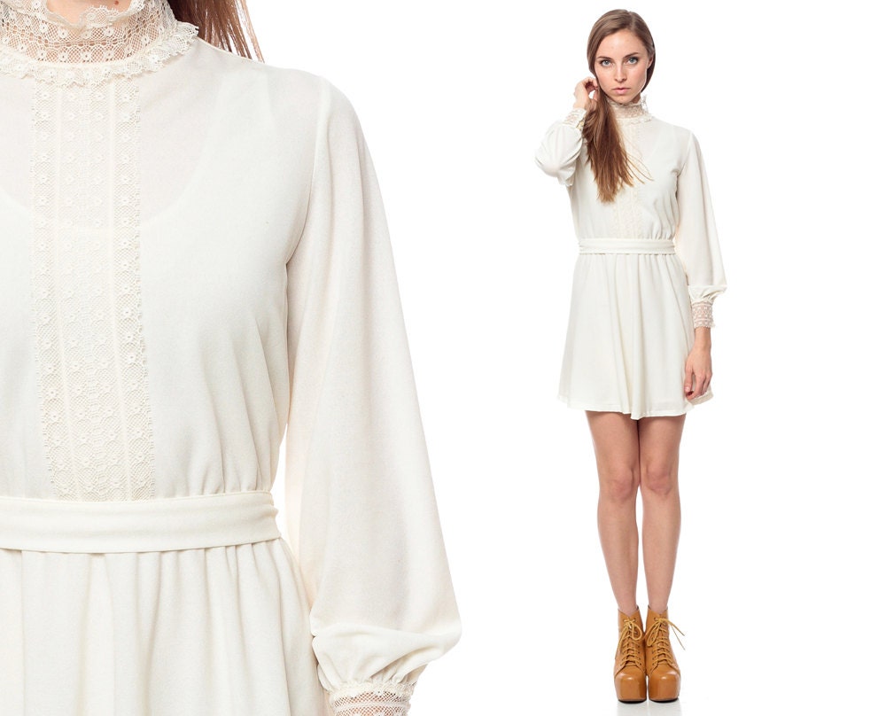 Victorian Mini Dress 70s LACE COLLAR High Neck BOHO 1970s Long Sleeve Cream Tuxedo Vintage Bohemian Belted High Waist Babydoll Medium Large