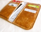 Leather iPhone Wallet in Distressed Honey