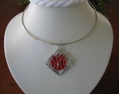 Red modern unique necklace / Collier moderne rouge unique