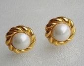 Great  Pearl Earrings with golden torsade by Alfred Sung Couture style