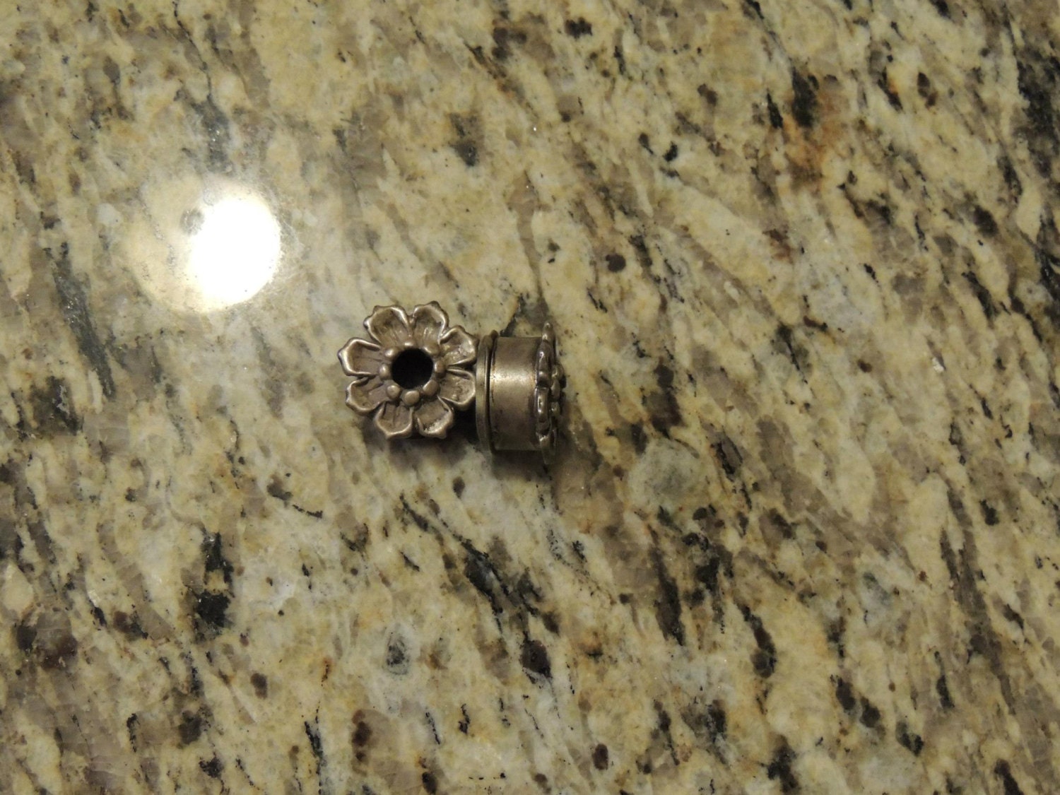 Unique Lotus 1 inch stretched lobes Silver plugs