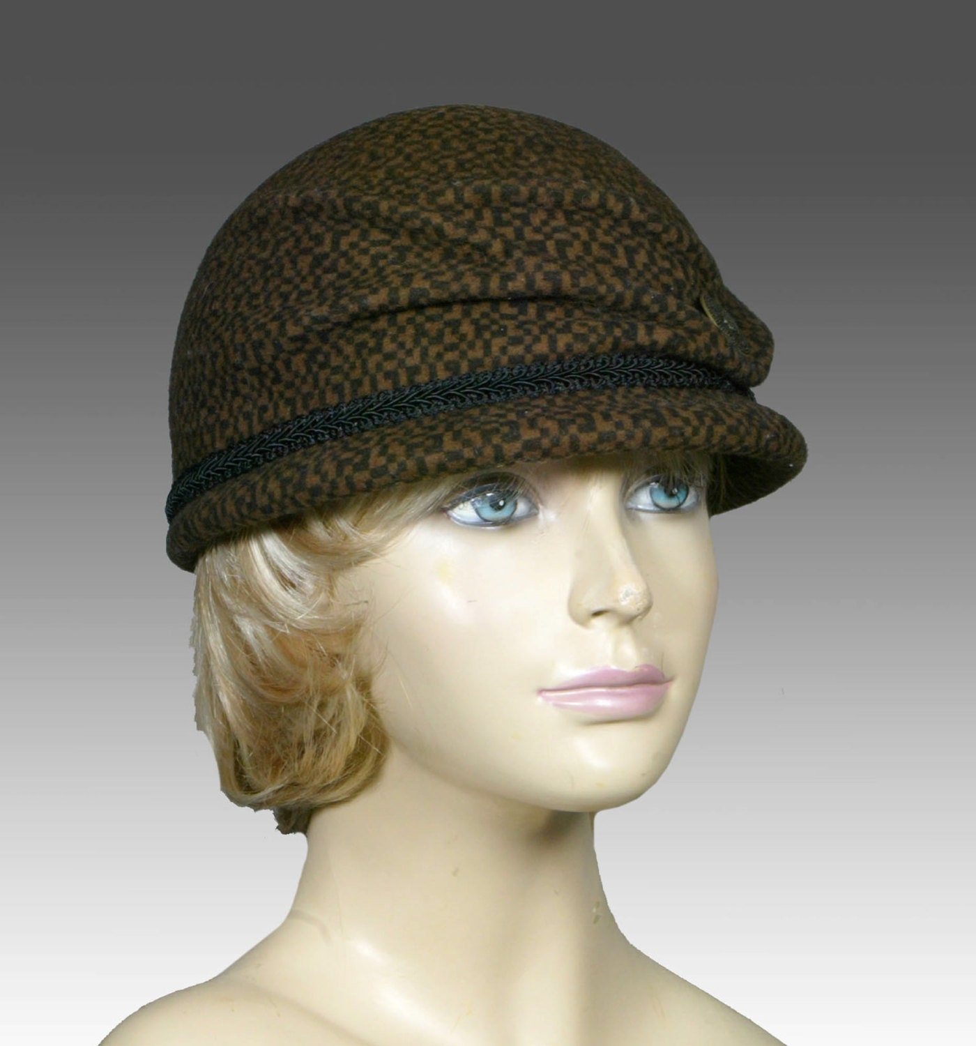 Kelsey, felt newsboy cap, black tweed