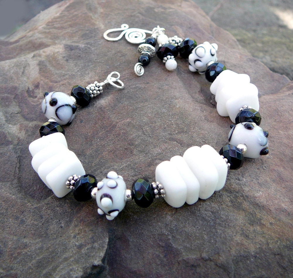Chunky Bracelet - Sea Glass Bracelet - Beach Glass Jewelry - Black and White Jewelry - Glass Bead Bracelet