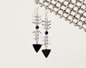 Storm Cloud - Black Onyx and Fish Bone Chain Drop Earrings - Chevron - Fish Spine Chain - by Prairieoats