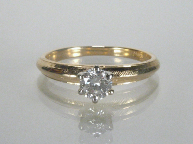 Fine Vintage 0.22 Carat Diamond Engagement Ring