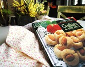 Sweet Young Thing Apron and Cookie Cookbook Gift Set Home and Living Books