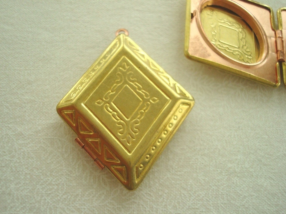 Vintage brass locket, brass & copper pendant, 1 pc.