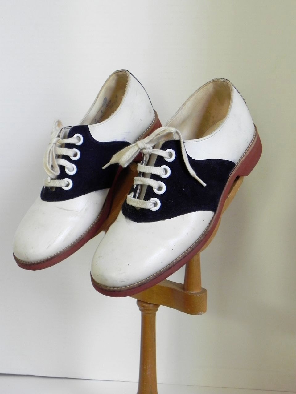 saddle shoes from the 50s