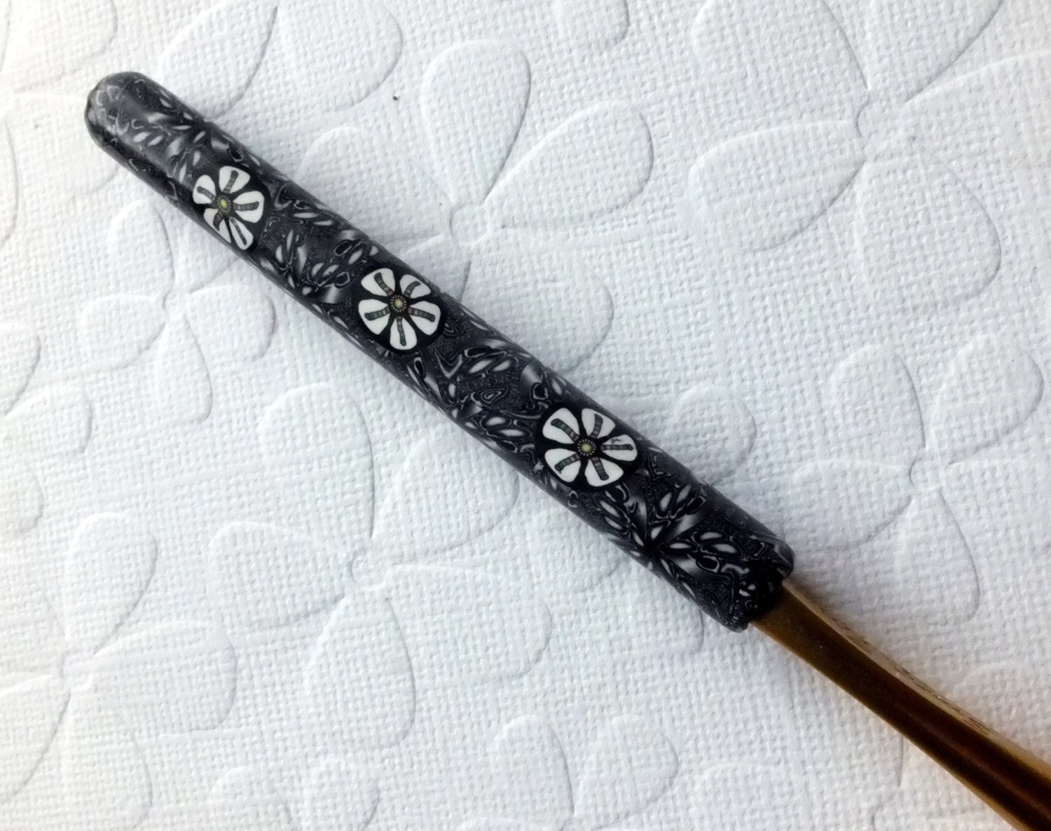 Crochet Hook - SUSAN BATES - Black, White and Grey - Size J - Handle covered with Polymer Clay