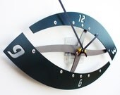 Sweep II Modern Wall Clock (Hunt Club Green) Custom Color Available