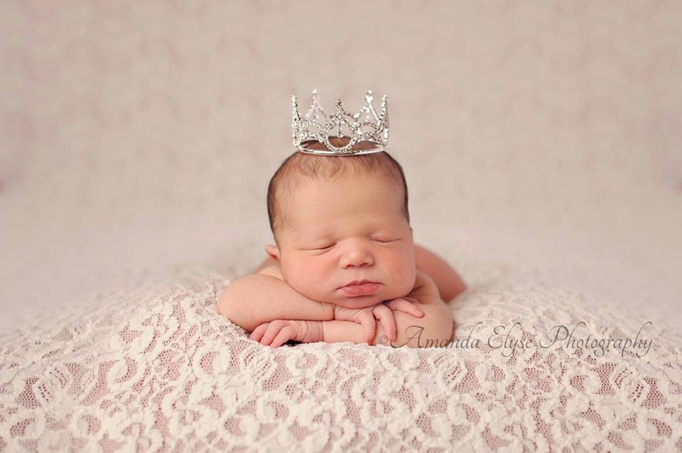 Mini Crown. Baby Crown. Baby Tiara. Mini Tiara. Newborn crown. Newborn tiara. Crystal crown. Newborn photo prop. baby showergift