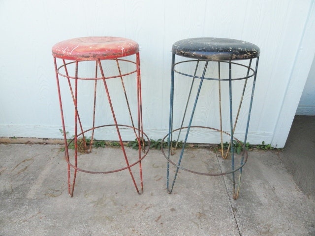 Vintage Industrial Bar Stool Metal Hairpin Legs Mid Century Red and Black