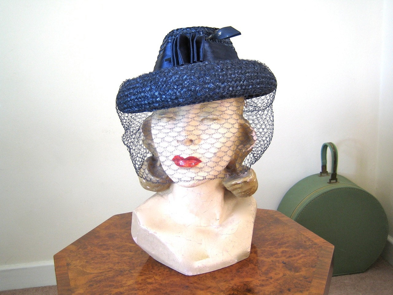 1930s hat / stunning blue straw hat in a 'toy' design with plastic pin, blue ribbon trim and net