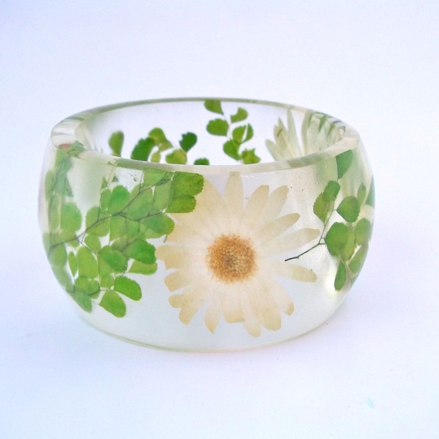 Ready to Ship - Size XL Botanical Resin Bangle. Daisy and Fern Pressed Flower  Bracelet.   Green White Resin Bracelet