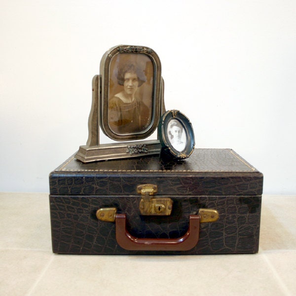 vintage vanity suitcase